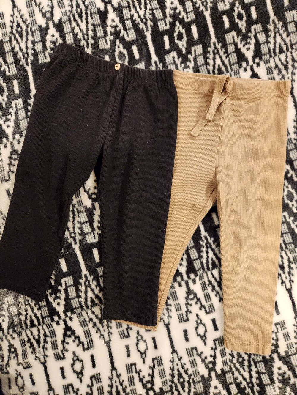 Zara Kids Ribbed Leggings in Black and Tan, Size 12-18M